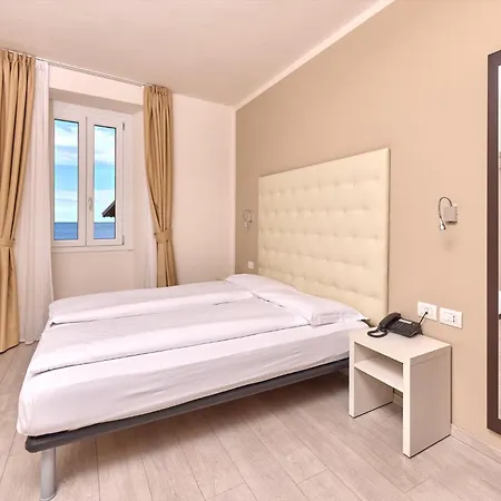 Geier 3* Torbole Sul Garda